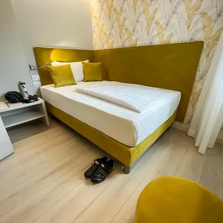 斯特拉阿尔宾娜酒店 马尔切西内