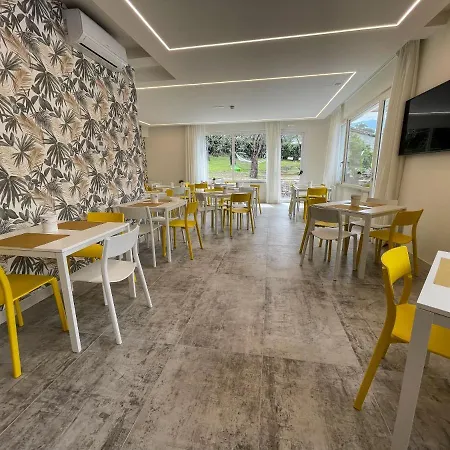 斯特拉阿尔宾娜酒店